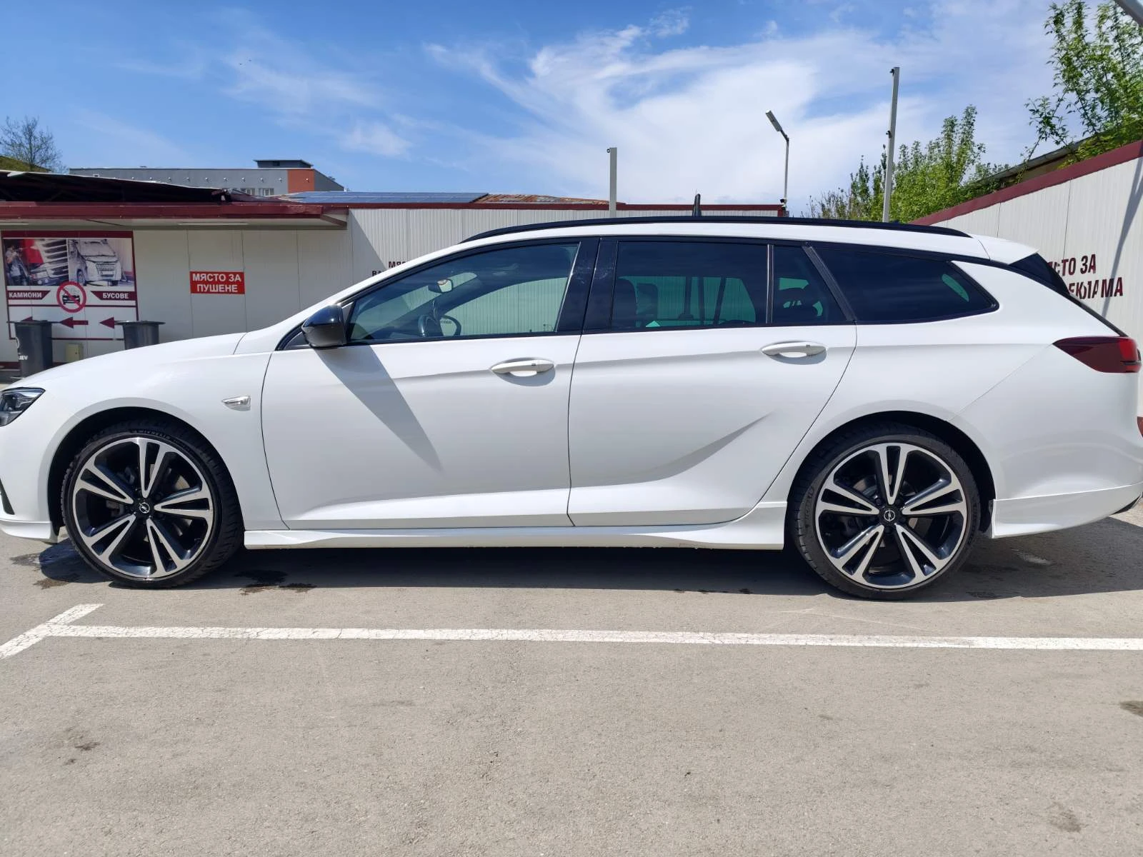 Opel Insignia GSLINE Sports Tourer, снимка 4 - Автомобили и джипове - 53808745