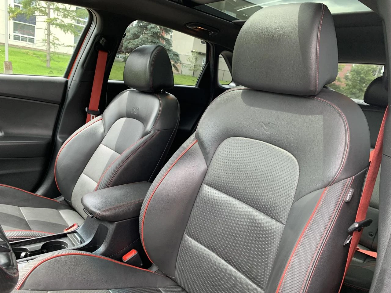 Hyundai Elantra GT N-line Ultimate* Обдух* Carplay* Пано, снимка 13 - Автомобили и джипове - 53985945