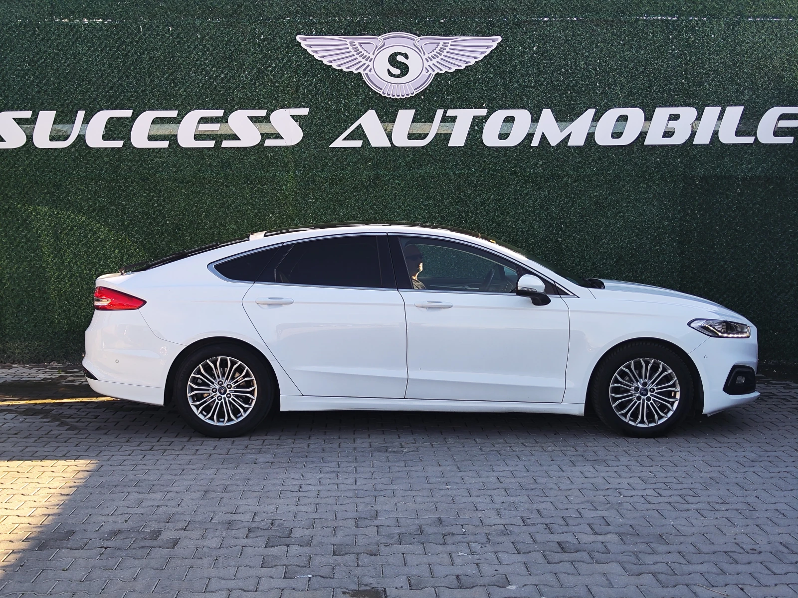 Ford Mondeo 2.0* PANORAMA* PODGREV* OBDUH* LINEASIS* DISTRONIC, снимка 3 - Автомобили и джипове - 54114343