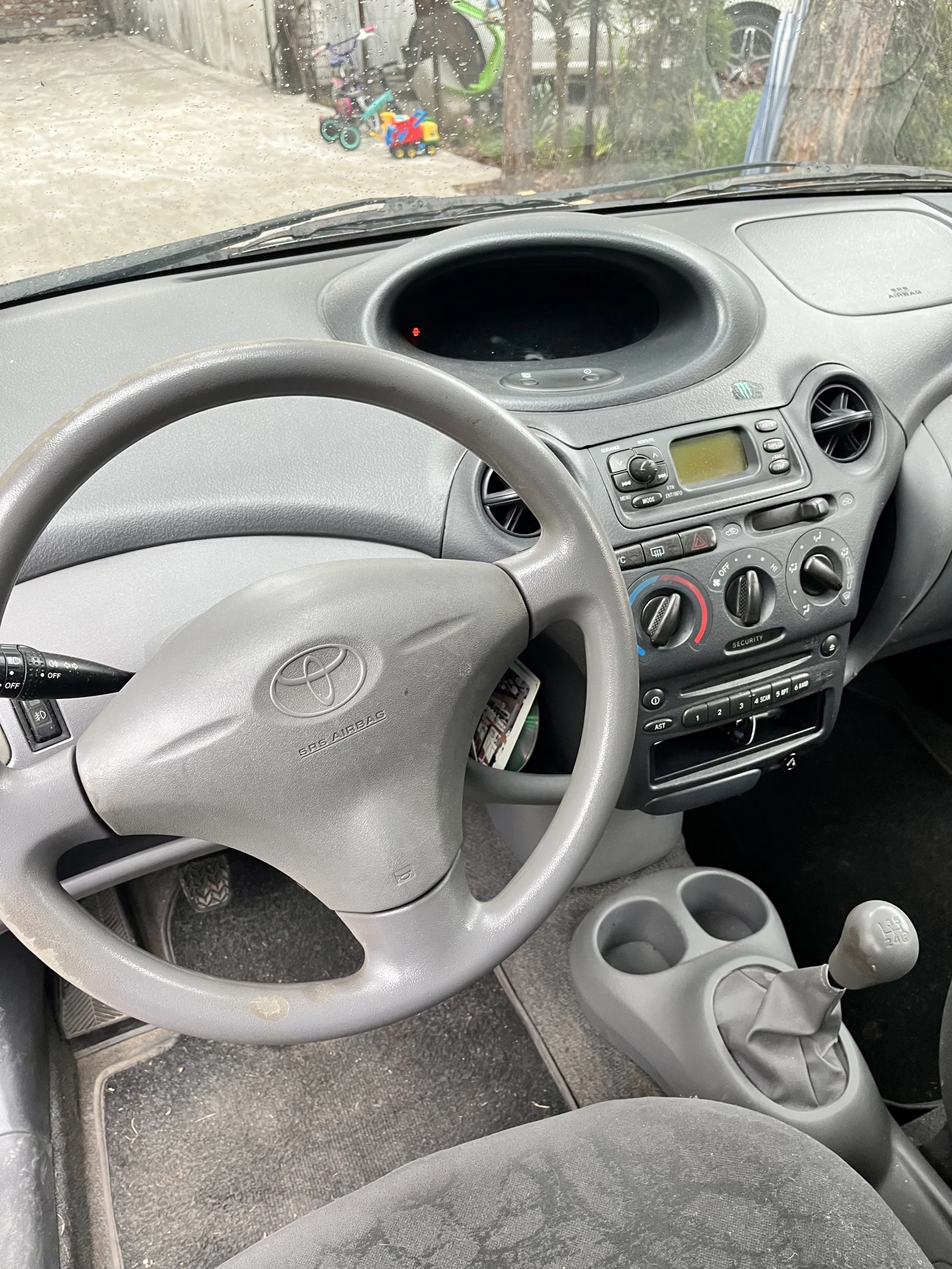 Toyota Yaris, снимка 9 - Автомобили и джипове - 54205004