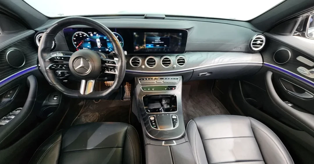 Mercedes-Benz E 220 4MATIC AMG Line, снимка 6 - Автомобили и джипове - 54395054