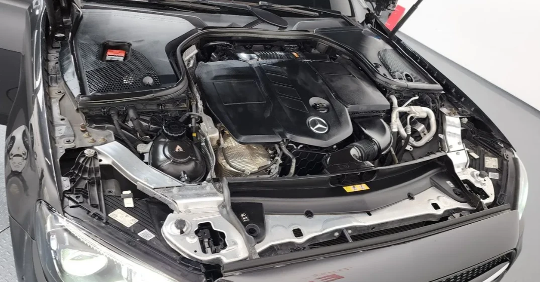 Mercedes-Benz E 220 4MATIC AMG Line, снимка 5 - Автомобили и джипове - 54395054