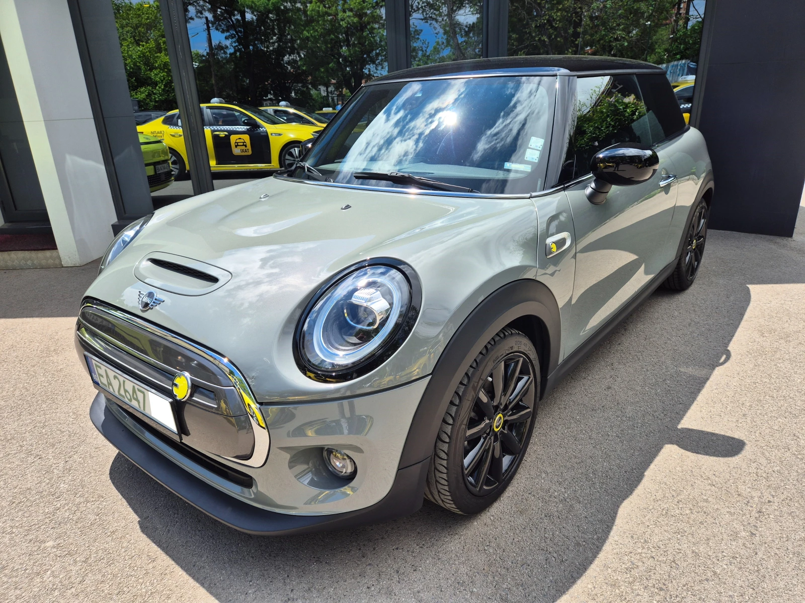 Mini Cooper s SE, снимка 2 - Автомобили и джипове - 54593651