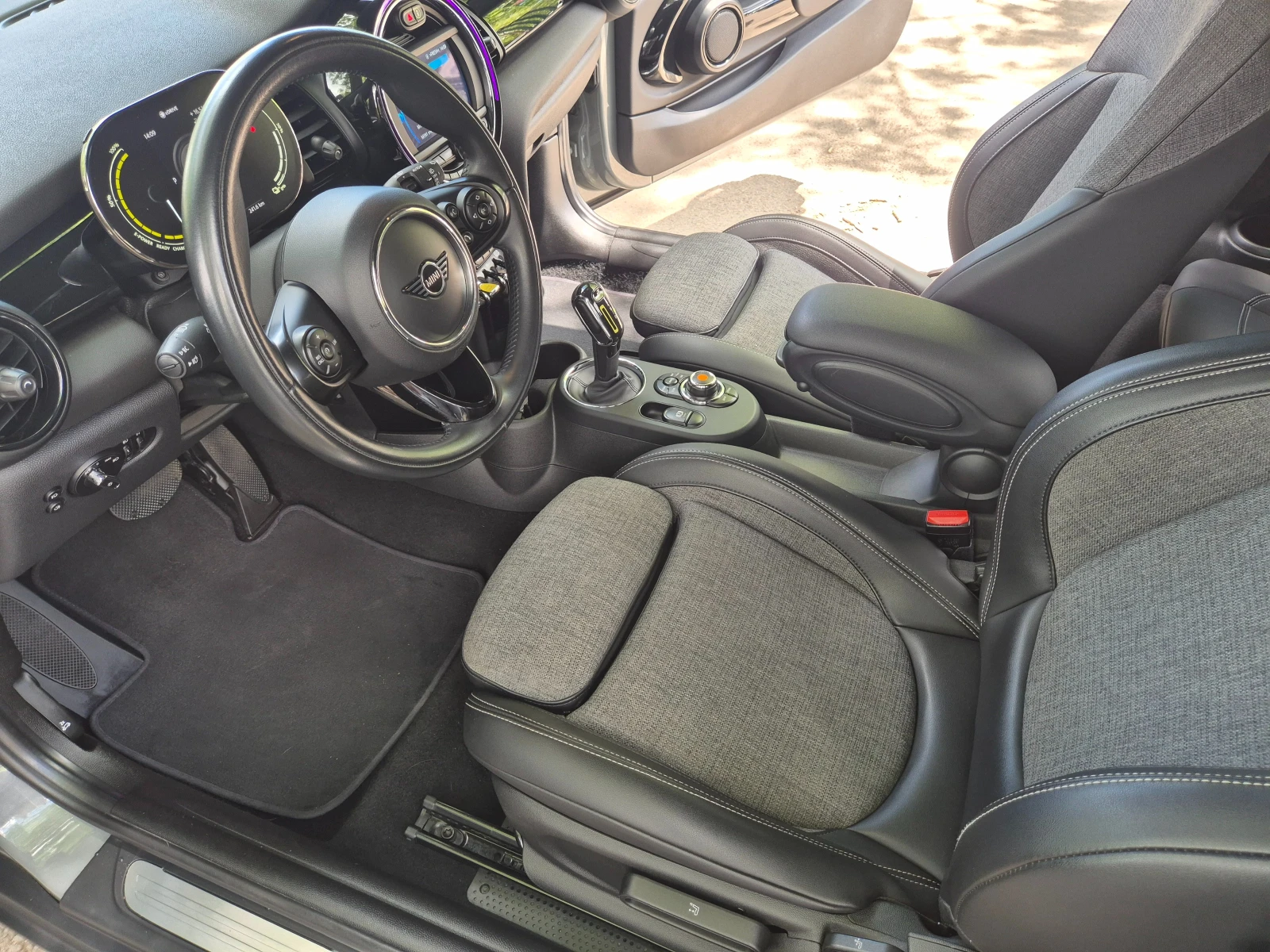 Mini Cooper s SE, снимка 6 - Автомобили и джипове - 54593651