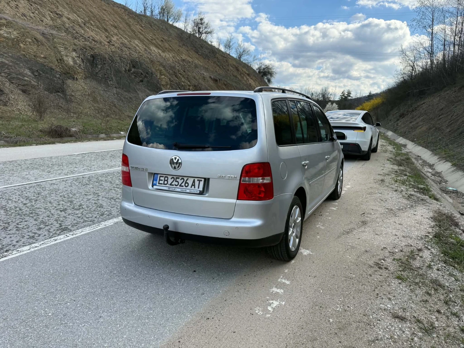 VW Touran, снимка 4 - Автомобили и джипове - 55407294