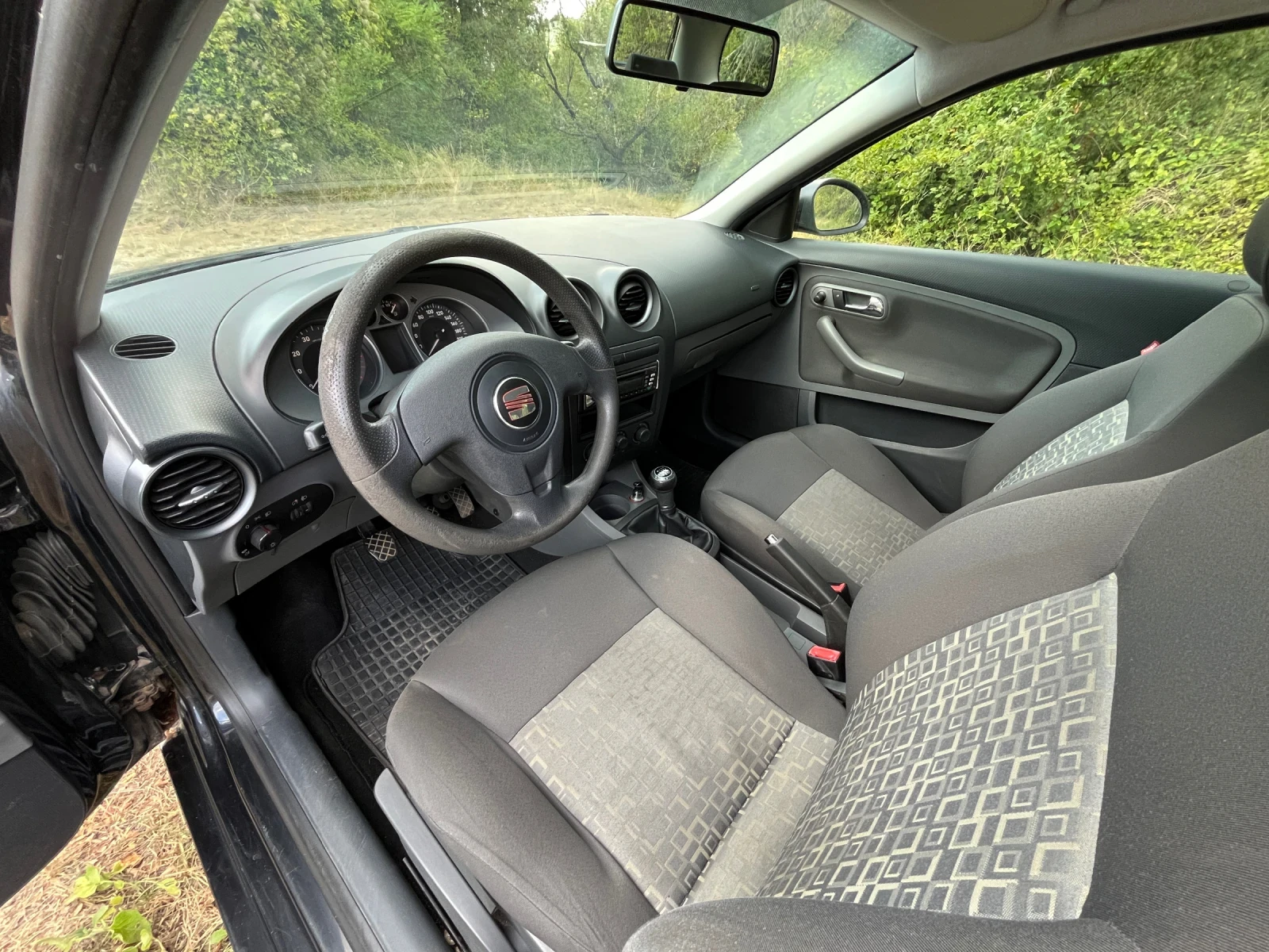 Seat Ibiza, снимка 11 - Автомобили и джипове - 55802090