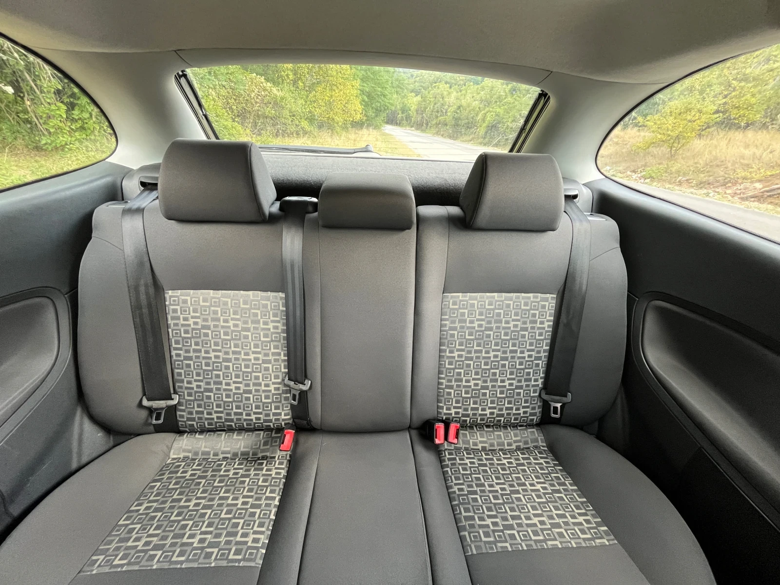 Seat Ibiza, снимка 12 - Автомобили и джипове - 55802090