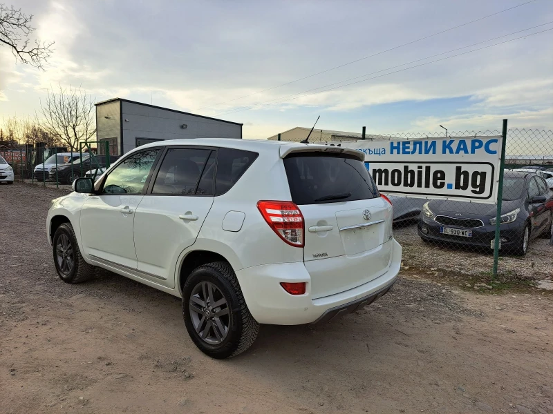 Toyota Rav4 2.2 D4D, снимка 4 - Автомобили и джипове - 49543210