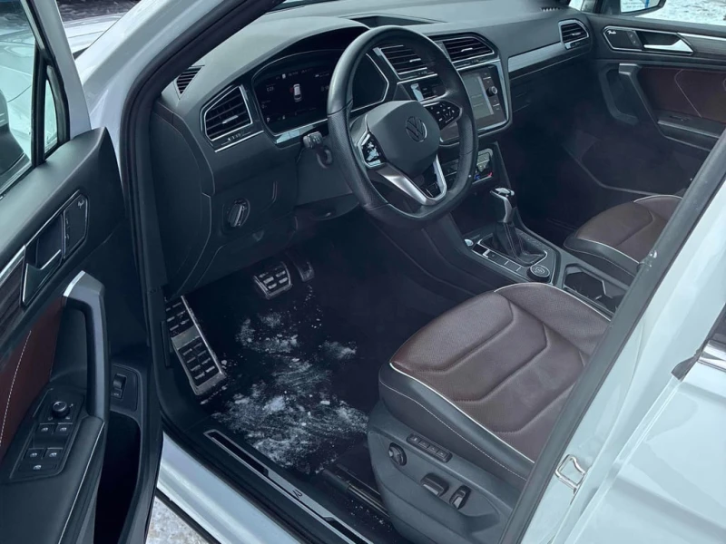 VW Tiguan * Highline R Line * CARFAX * ЦЕНА ДО БГ, снимка 8 - Автомобили и джипове - 53381431