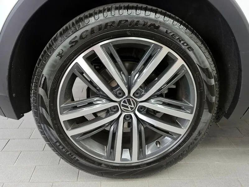 VW Tiguan 2.0 Tdi Prestige, снимка 5 - Автомобили и джипове - 55748317