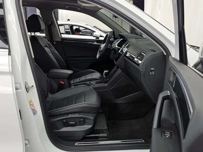 VW Tiguan 2.0 Tdi Prestige, снимка 11 - Автомобили и джипове - 55748317