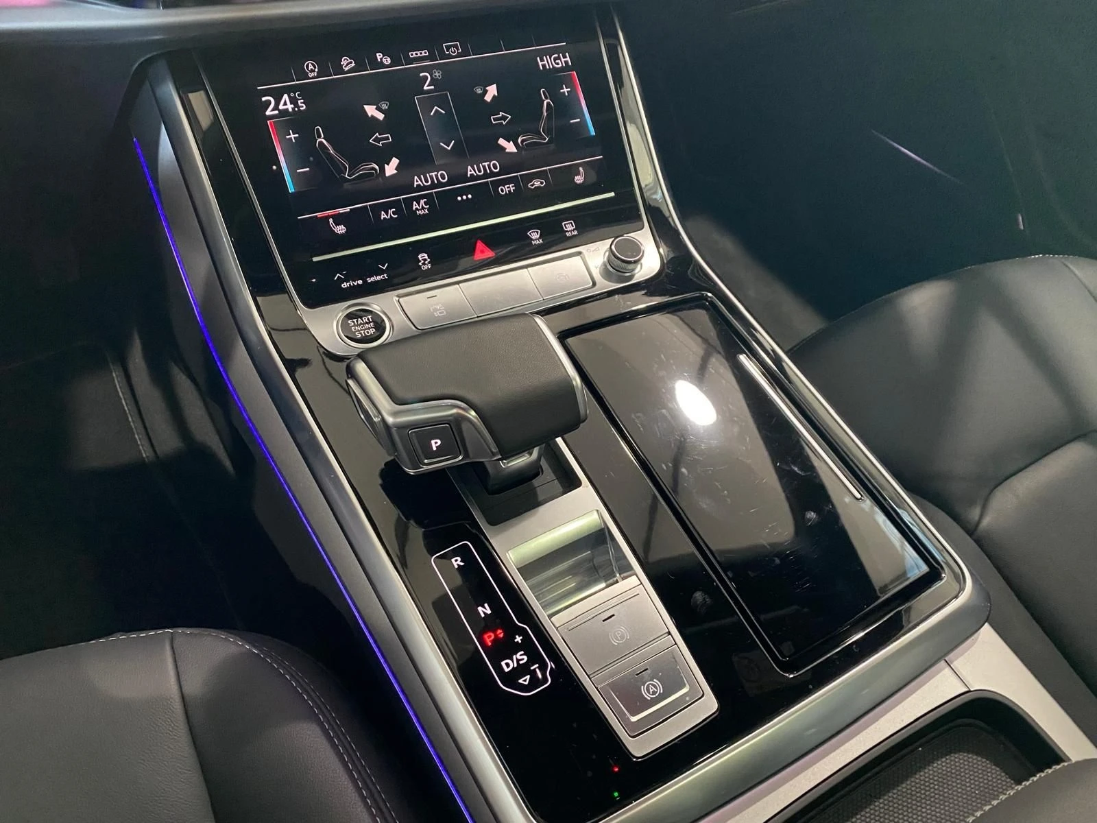 Audi Q7 55 TFSI S-Line Quattro - изображение 5