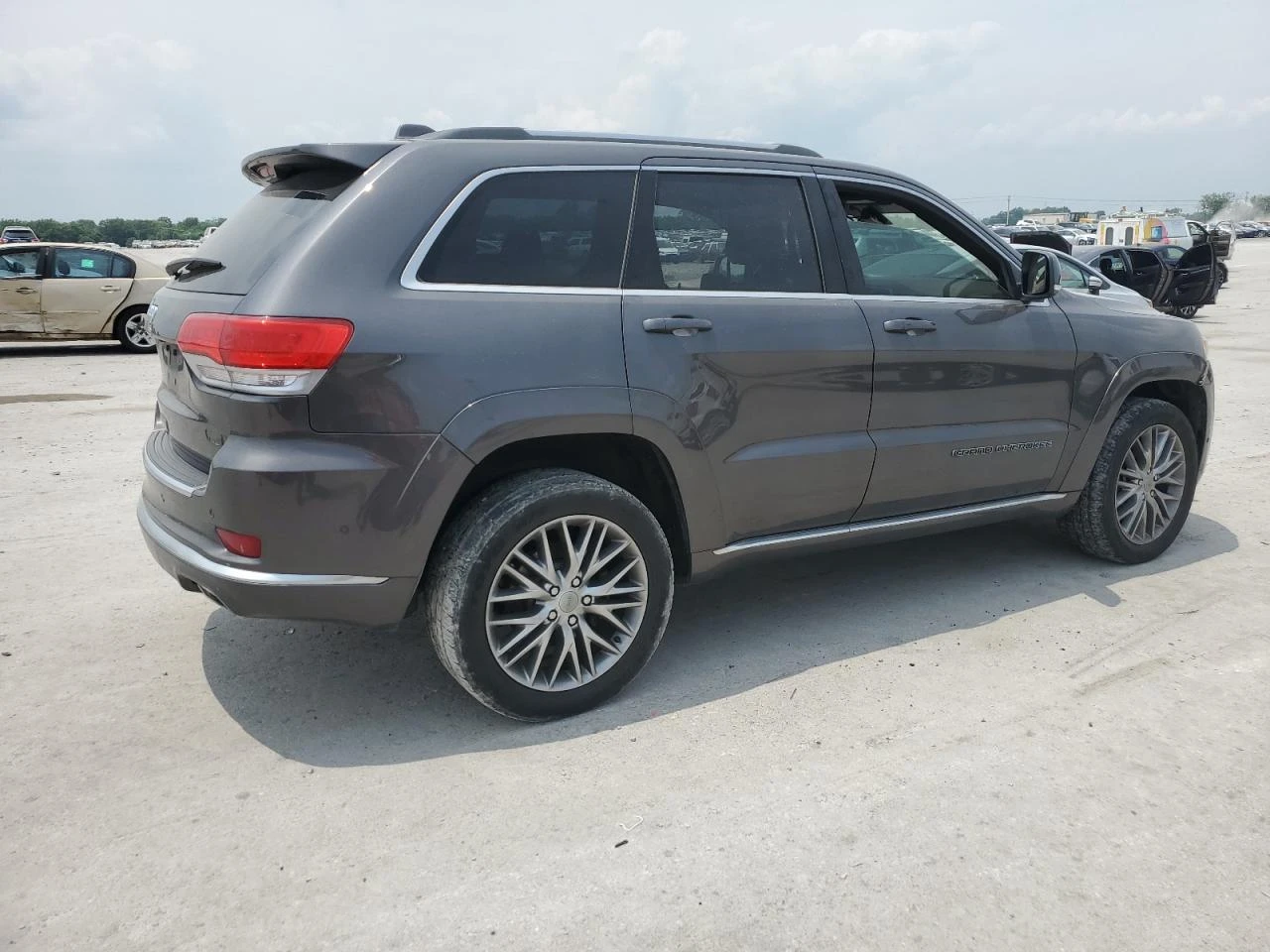 Jeep Grand cherokee SUMMIT 5.7 HEMI/8ZF/ДИСТРОНИК/ПАНО/КАМЕРА - изображение 6