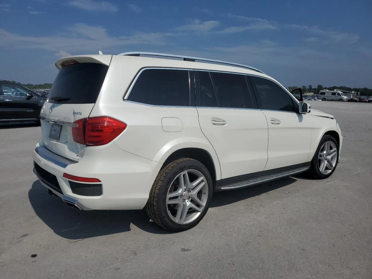 Mercedes-Benz GL 550 AMG-Pack* Обдух* Harman/Kardon* Масаж* ТВ* Пано*  - изображение 4