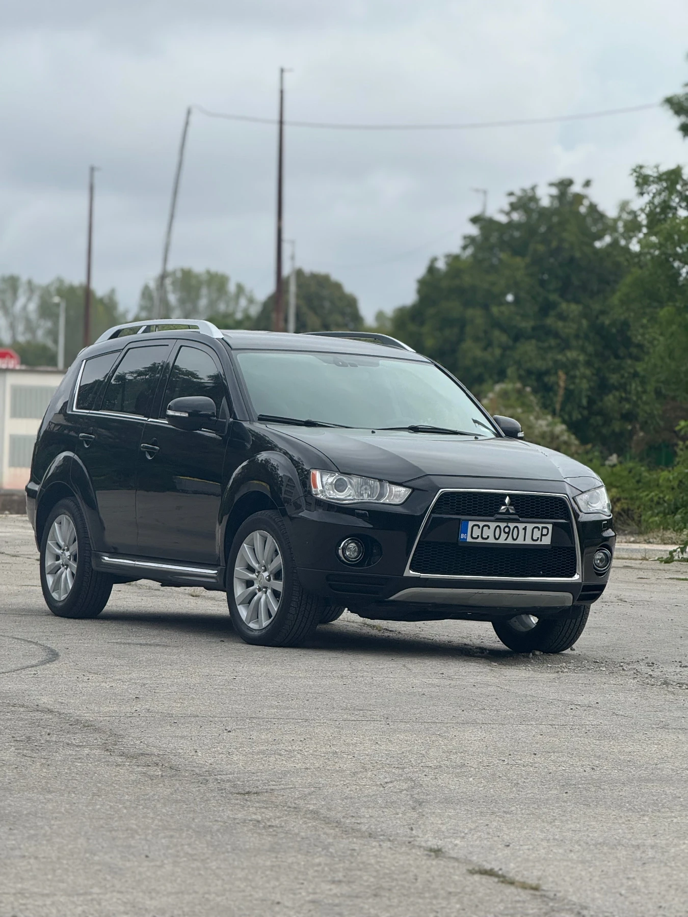 Mitsubishi Outlander 2.2 D 4X4 Автомат - изображение 2