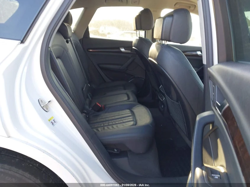 Audi Q5 2l 45 Premium, снимка 8 - Автомобили и джипове - 53773690