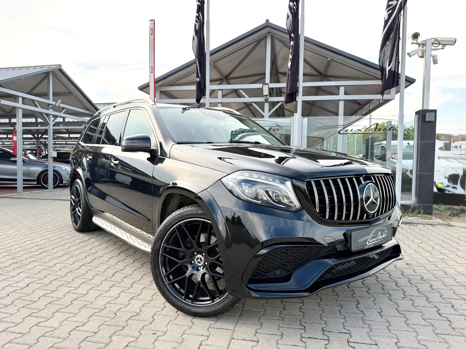 Mercedes-Benz GLS 350 D#4MATIC#AMG63PACK#DESIGNO#360CAM#DISTR#AIRMAT, снимка 2 - Автомобили и джипове - 54768491