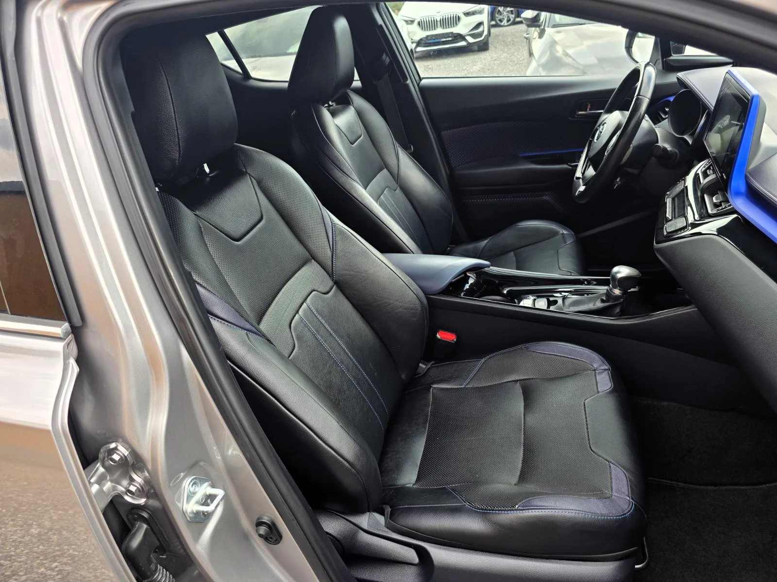 Toyota C-HR Hybrid/Full/Style* Bi-Tone, снимка 12 - Автомобили и джипове - 54864404