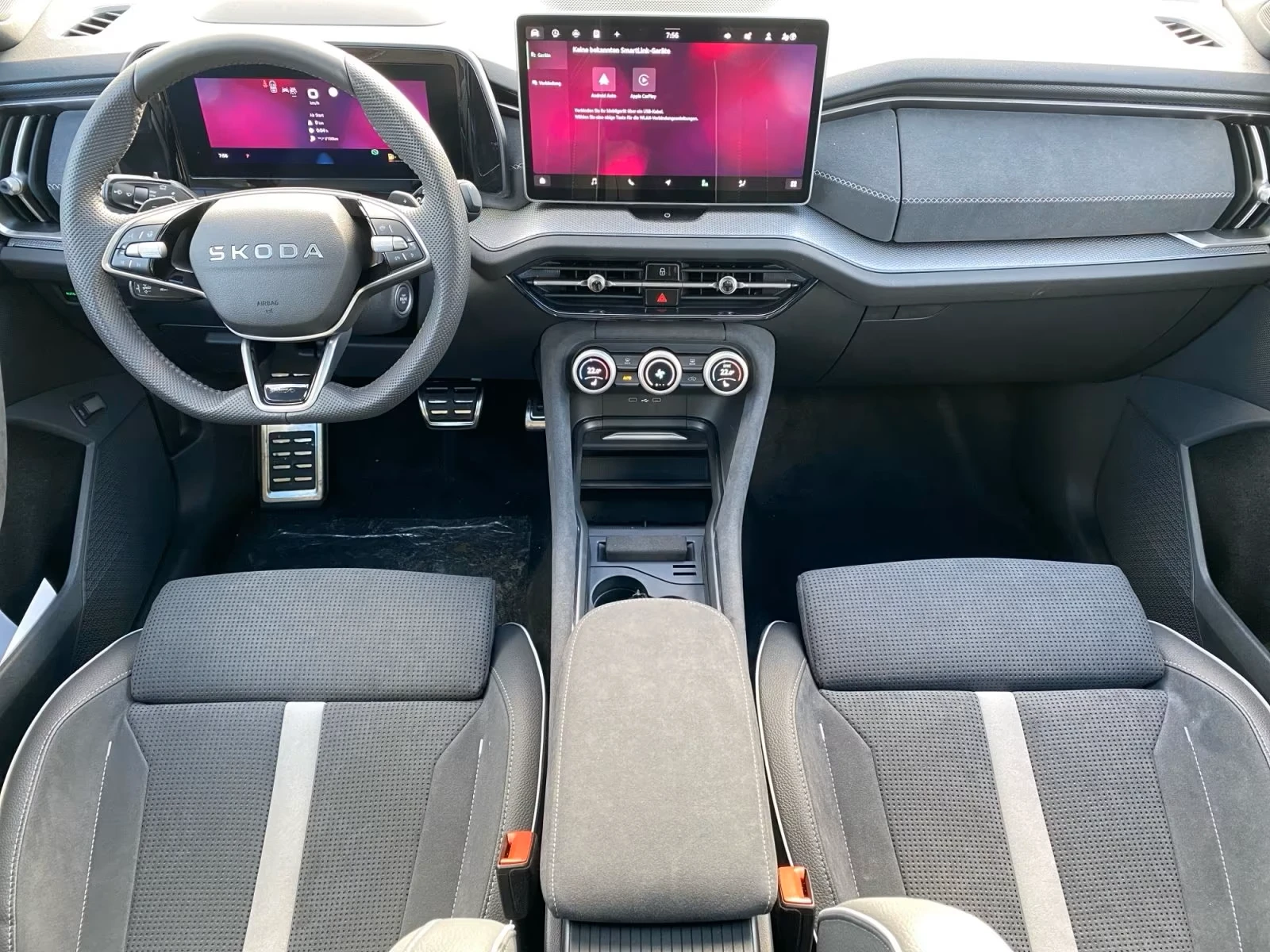 Skoda Kodiaq 6+ 1* SPORT-LINE* DISTR* HEAD-UP* PANO* KEYLESS* , снимка 7 - Автомобили и джипове - 55613679