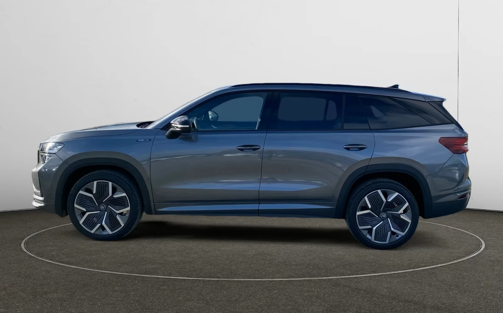 Skoda Kodiaq 6+ 1* SPORT-LINE* DISTR* HEAD-UP* PANO* KEYLESS* , снимка 4 - Автомобили и джипове - 55613679