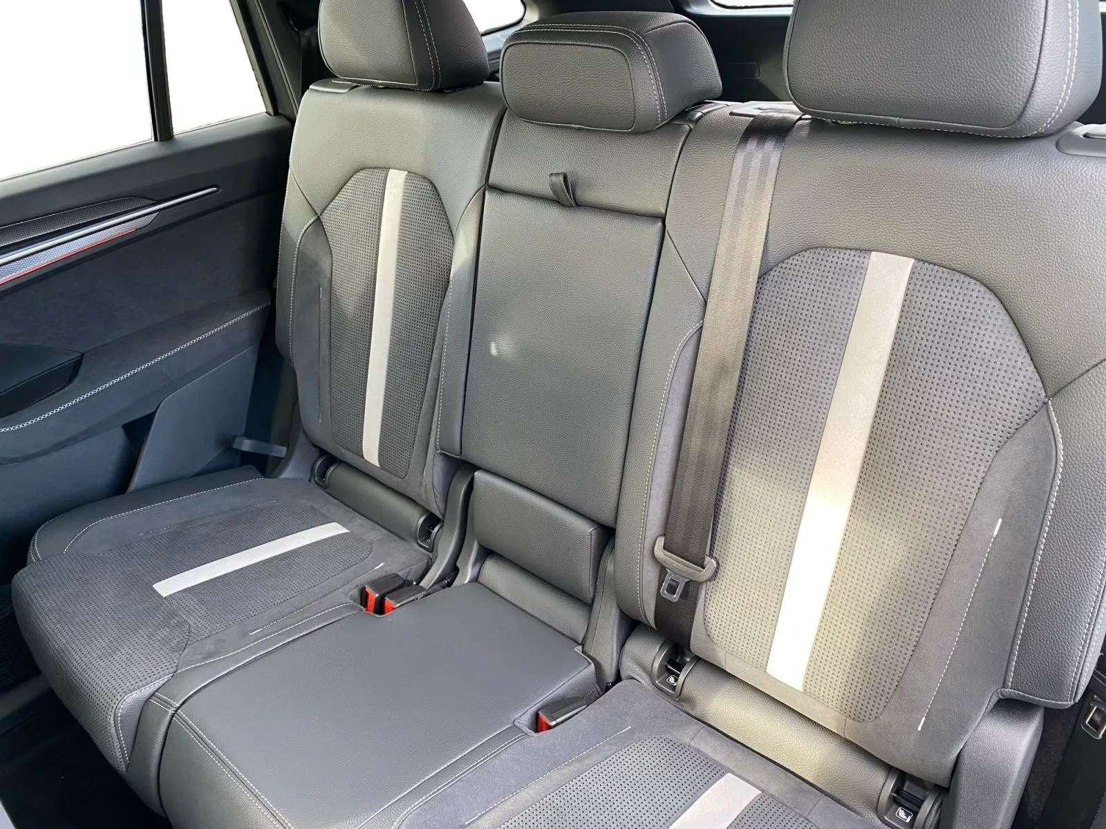 Skoda Kodiaq 6+ 1* SPORT-LINE* DISTR* HEAD-UP* PANO* KEYLESS* , снимка 9 - Автомобили и джипове - 55613679
