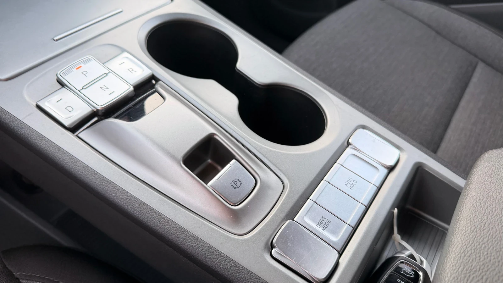 Hyundai Kona 2023г, 28000км, 39kw, снимка 11 - Автомобили и джипове - 55631437