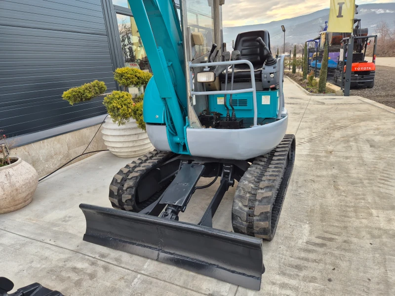 Багер Kobelco SK30UR 2.8 тона / джойстици / перфектен !, снимка 10 - Индустриална техника - 48808825