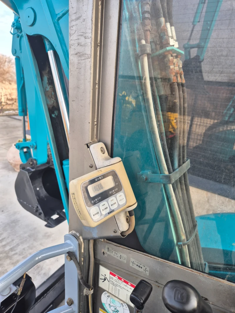 Багер Kobelco SK30UR 2.8 тона / джойстици / перфектен !, снимка 14 - Индустриална техника - 48808825