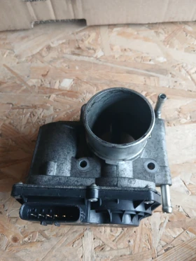RF7J 136B0 дросел клапа Mazda 6 2.0D , снимка 2