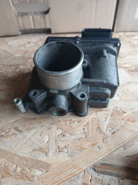 RF7J 136B0 дросел клапа Mazda 6 2.0D , снимка 3