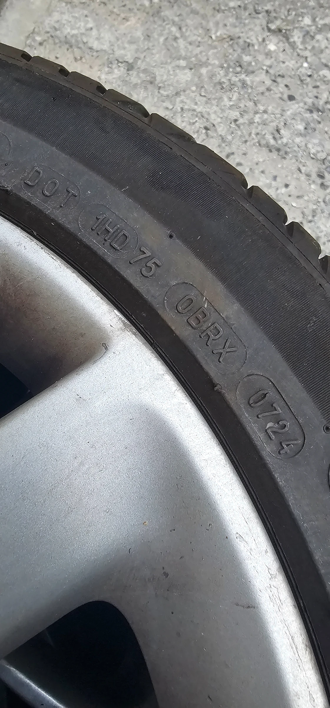 Гуми с джанти Michelin 205/50R17, снимка 3 - Гуми и джанти - 55599489