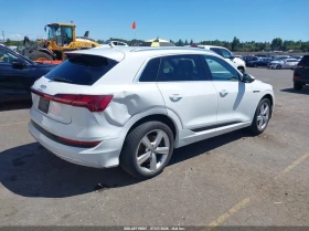 Audi E-Tron Premium Plus, снимка 4