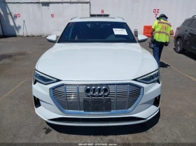 Audi E-Tron Premium Plus, снимка 12