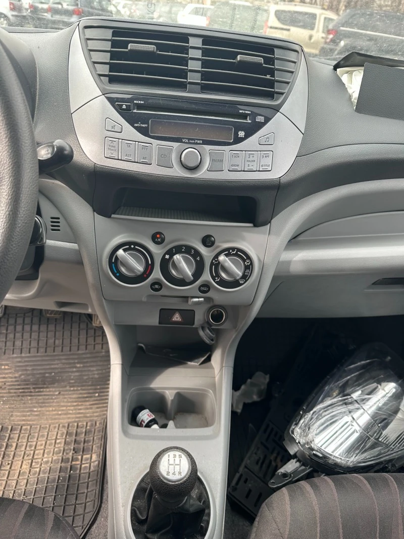 Nissan Pixo 1.0i 68kc, снимка 13 - Автомобили и джипове - 44311048