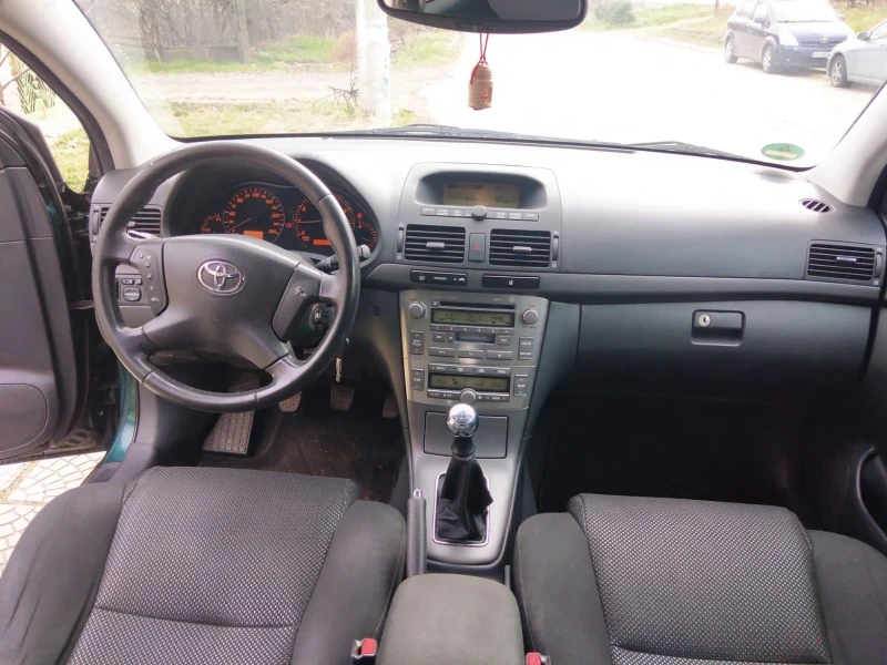 Toyota Avensis 1.8 VVTI, снимка 17 - Автомобили и джипове - 45083872