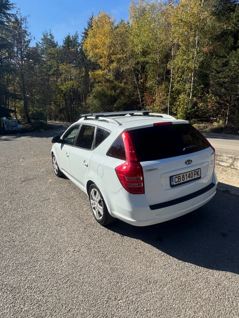 Kia Ceed 1.6crdi, снимка 4 - Автомобили и джипове - 47733652