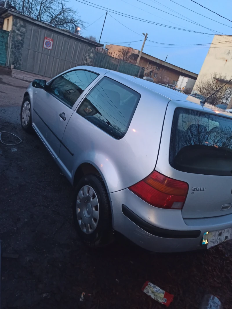 VW Golf, снимка 7 - Автомобили и джипове - 48975804