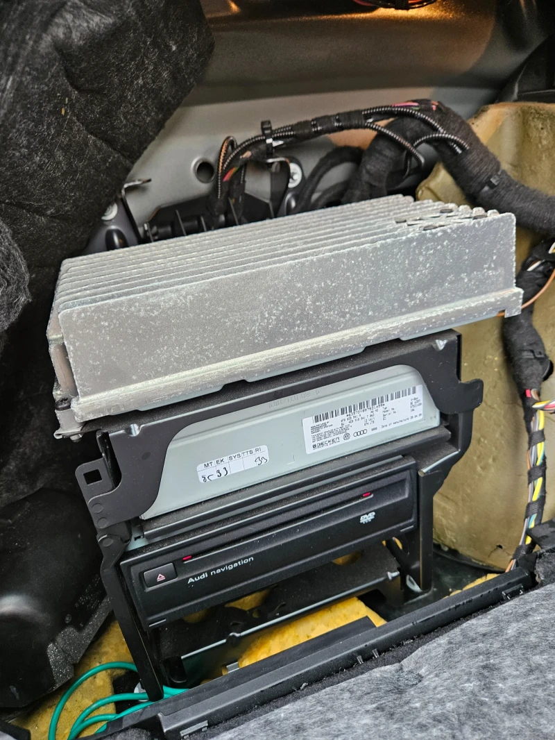 Audi A4 2.0 бензин, S-line, Quattro, 144хил.км, снимка 13 - Автомобили и джипове - 53199275