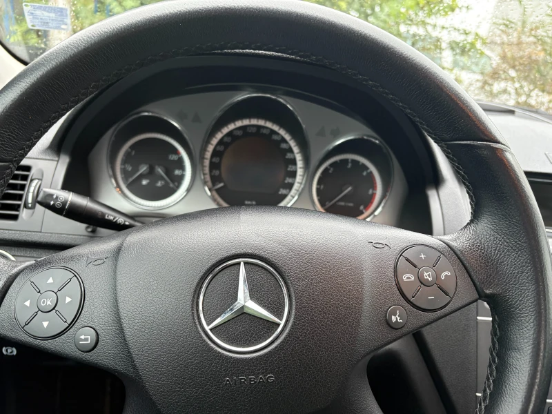 Mercedes-Benz C 220, снимка 5 - Автомобили и джипове - 52287501
