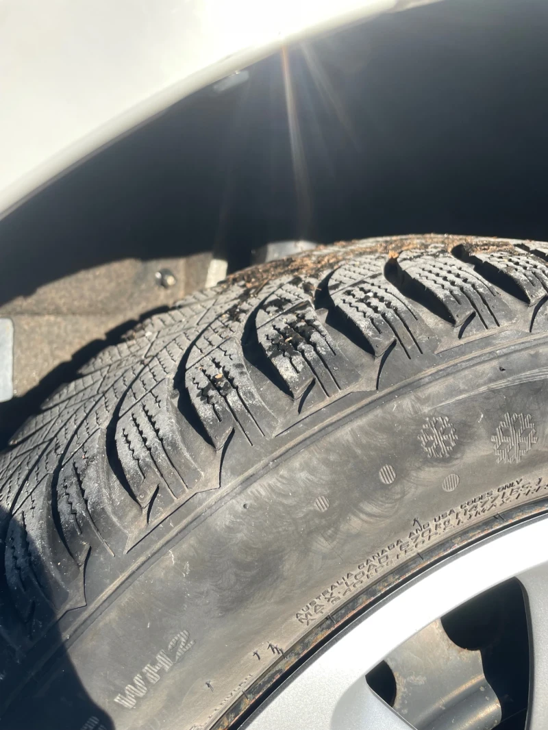 Toyota Auris, снимка 5 - Автомобили и джипове - 52803265