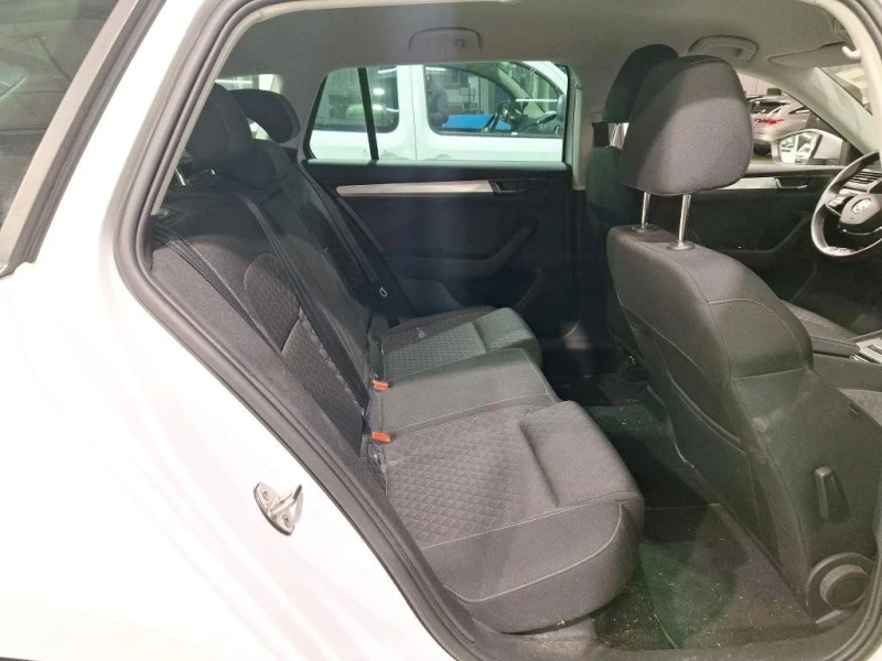 Skoda Superb, снимка 5 - Автомобили и джипове - 53048198