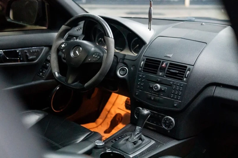 Mercedes-Benz C 63 AMG 2009 Mercedes-Benz C-Class C 63 AMG Sedan, снимка 11 - Автомобили и джипове - 53093504