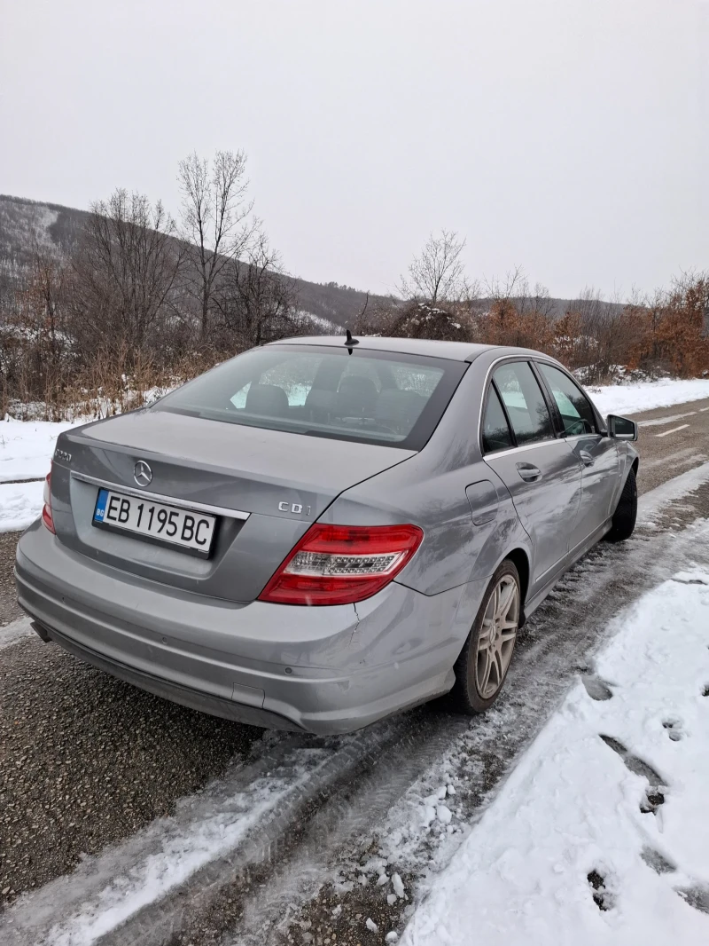 Mercedes-Benz C 220, снимка 5 - Автомобили и джипове - 53095625