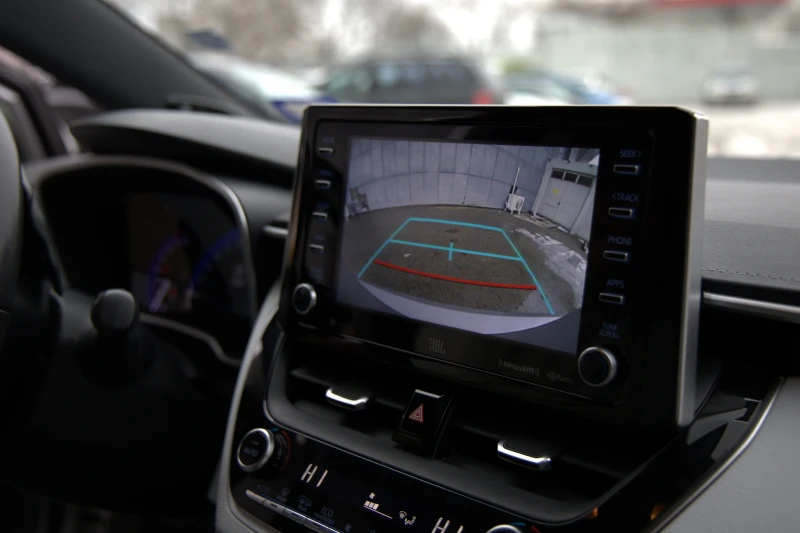 Toyota Corolla 2.0i, снимка 17 - Автомобили и джипове - 53235262