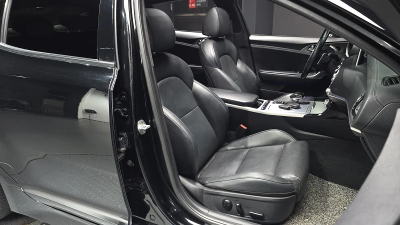 Kia Stinger 2.0T 2WD PLATINUM autogeorge.com, снимка 10 - Автомобили и джипове - 53261012