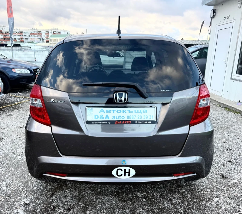 Honda Jazz 1.4i Executive Фейслифт, снимка 7 - Автомобили и джипове - 53526486
