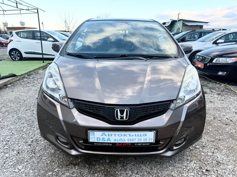 Honda Jazz 1.4i Executive Фейслифт, снимка 9 - Автомобили и джипове - 53526486