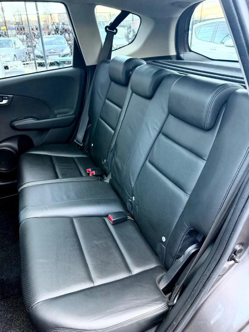 Honda Jazz 1.4i Executive Фейслифт, снимка 12 - Автомобили и джипове - 53526486