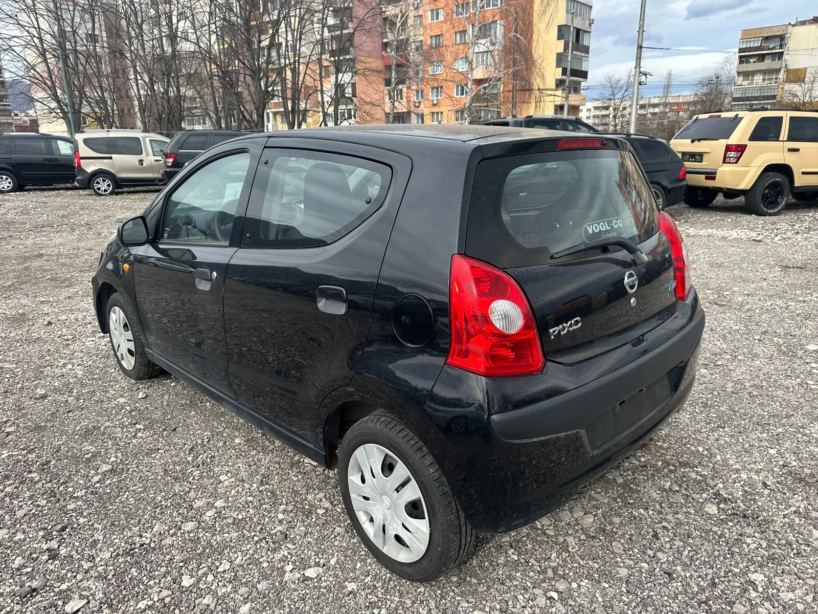 Nissan Pixo 1.0i 68kc - изображение 3