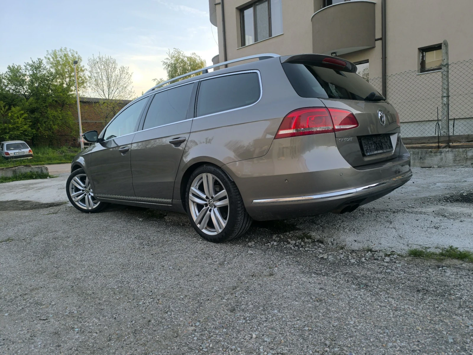 VW Passat 2.0 TDI HIGHLINE DSG 170 КС ПАНОРАМА КАМЕРА КОЖА  - изображение 4